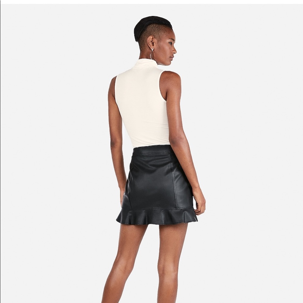 NWOT mock neck sleeveless tank sz XS - Picture 3 of 5
